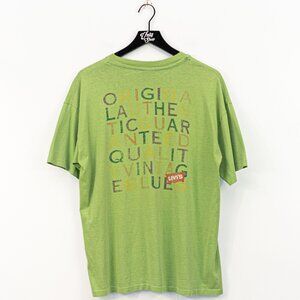 Levi's Authentic Guaranteed Quality T-Shirt Thrashed 90s